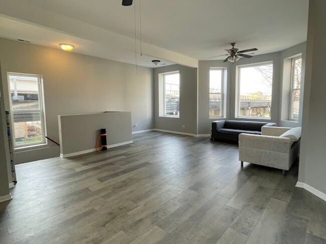 Building Photo - 1939 S Sawyer Ave