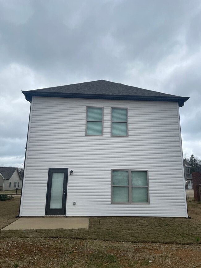 Building Photo - Home for Rent in Oak Grove, AL!!! Available to View Now!