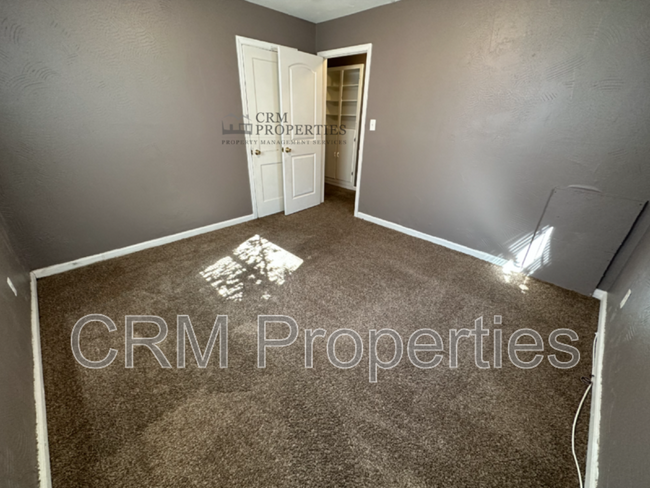 Building Photo - 2203 Admiral Dr