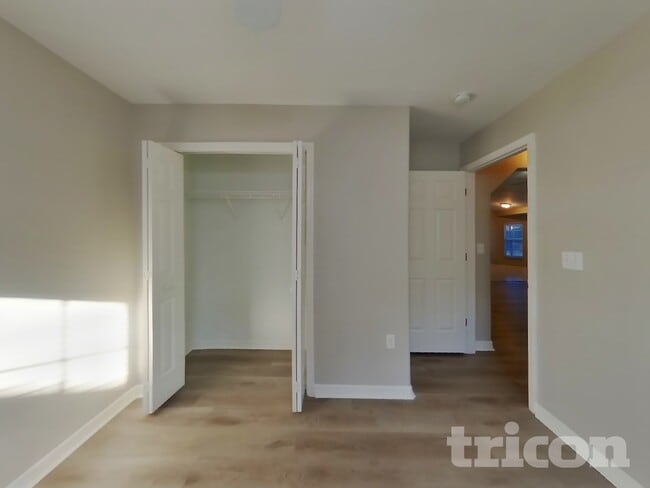 Building Photo - 2342 Sweetwater Blvd