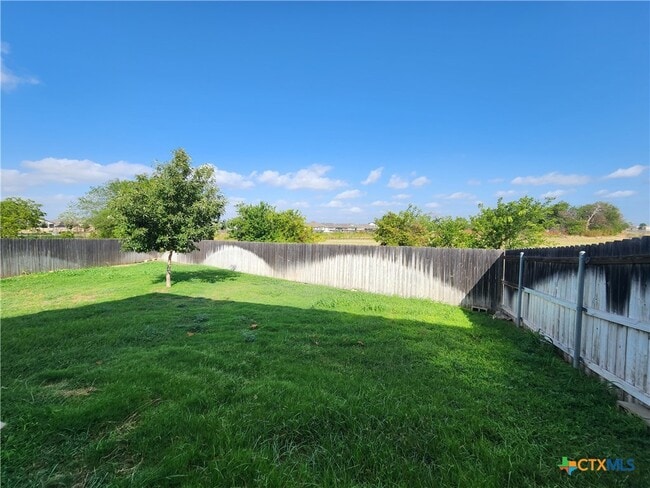 Building Photo - 430 Creekside Curve