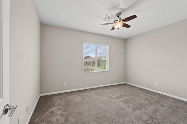Building Photo - 10429 Deer Heights St