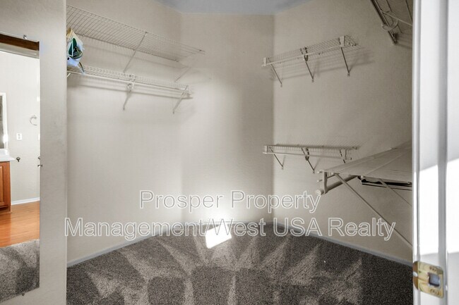 Building Photo - 17547 W Calistoga Dr