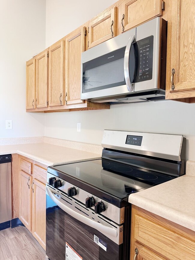 Building Photo - Spacious 2-Bed, 2-Bath Duplex with Attache...