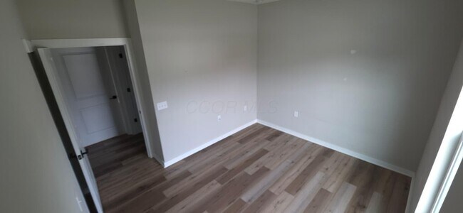 Building Photo - 566 Rochdale Run