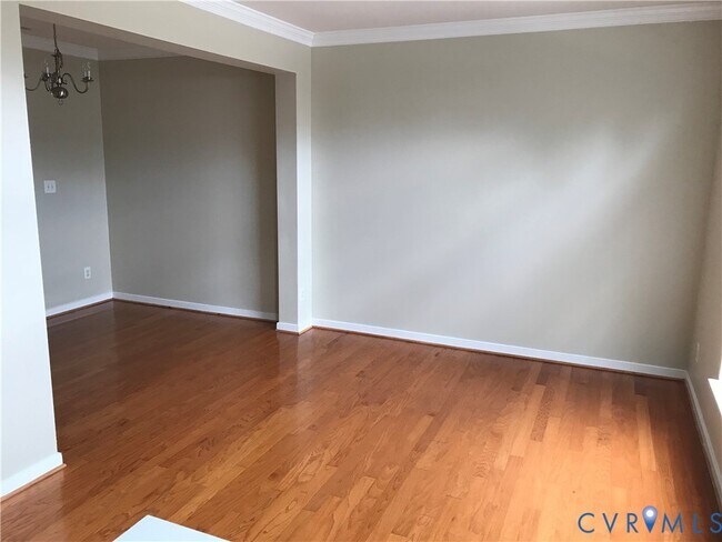 Building Photo - 1307 Village Views Dr