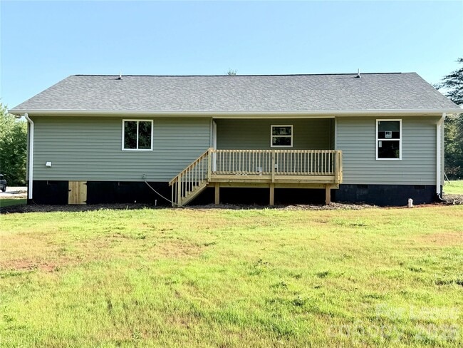 Building Photo - 6415 Little Mountain Rd