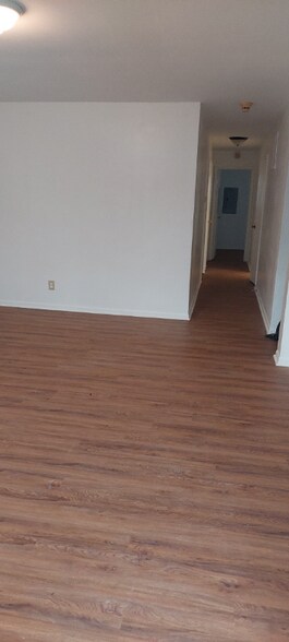 Building Photo - 3142 N Gale St