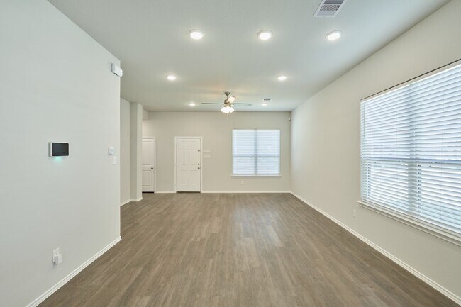 Building Photo - 901 Chickasaw Dr