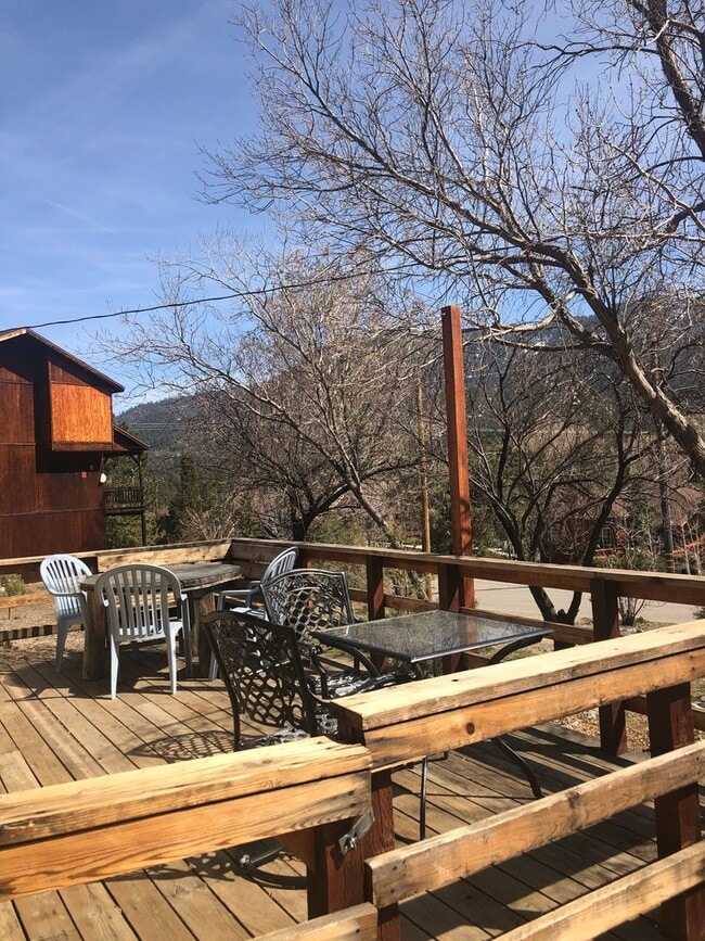 Building Photo - QUAINT CABIN IN A GREAT LOCATION!!