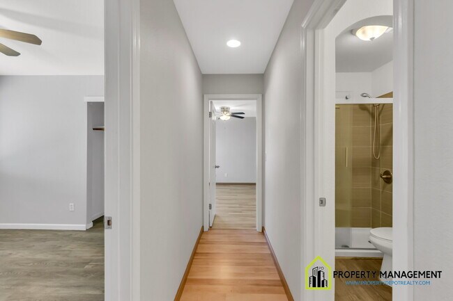 Building Photo - 5-Bedroom Residence Ready for Immediate Move-In