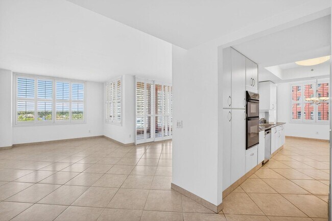 Building Photo - North Ocean Boulevard, Fort Lauderdale, FL 33308 - 2 BR 2 BA condo