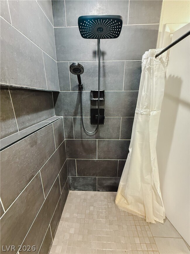 Building Photo - 2580 E Hacienda Ave