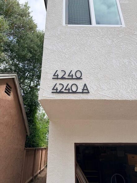 Building Photo - 4242 La Salle Ave