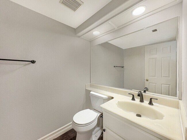 Building Photo - Spacious Oceanside Retreat with Pool, Spa,...