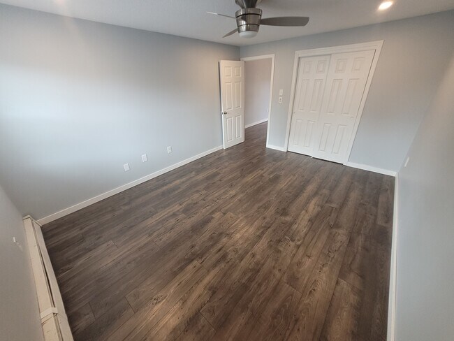 Building Photo - 456 Mammoth Rd