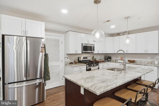 Building Photo - 1258 Holbrook Terrace NE