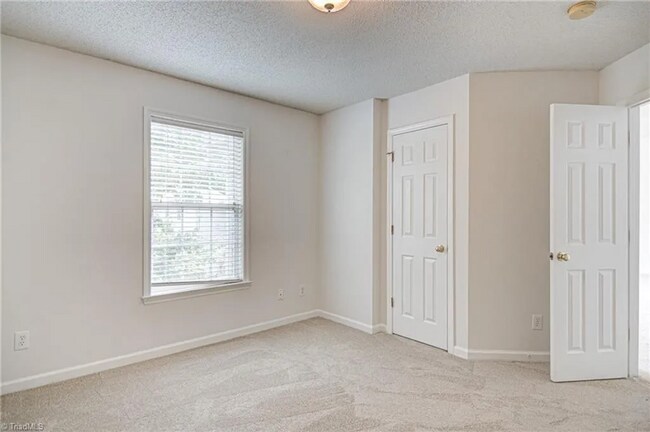 Building Photo - WFU/ Deacon Ridge Condominium Community-