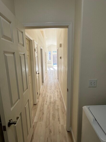 Building Photo - 2493 W Richmar Ave