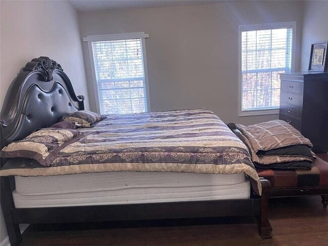 Building Photo - 3352 Chastain Gardens Dr NW