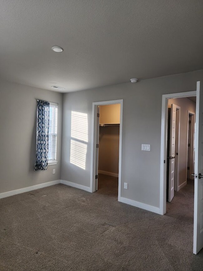 Building Photo - Long Realty & Property Management - Nearly New Home in Aurora **Half Off Rent June 2026**