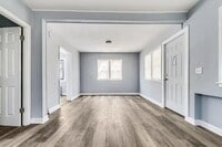 Building Photo - 3026 S Hanson Ave