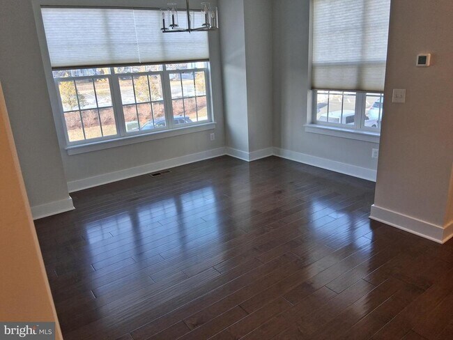 Building Photo - 5158 Ridgeview Retreat Dr