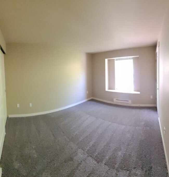 Building Photo - 1Bd/1Ba Kenmore Condo