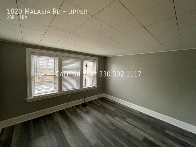 Building Photo - Two bedroom one bathroom upper level apart...