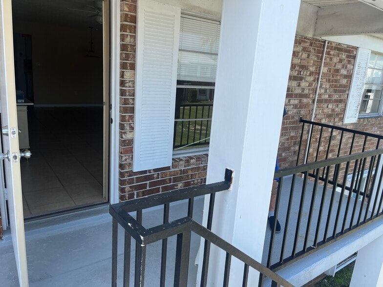Front porch - 190 E Olmstead Dr