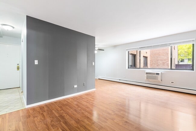 Building Photo - 6021 N Winthrop Ave