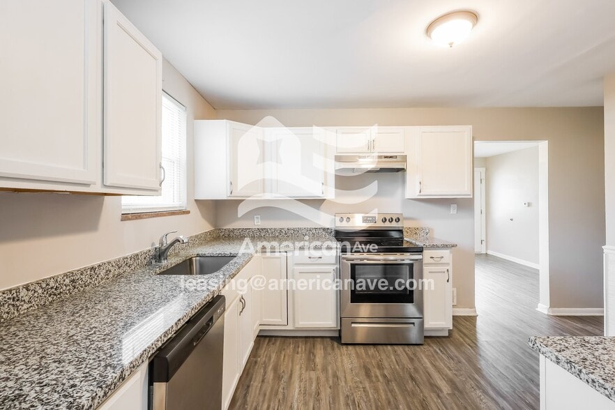 Building Photo - 9448 Beech Dr