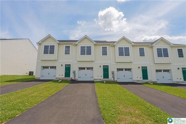 Primary Photo - 750 Blue Heron Dr