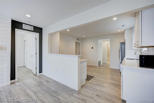 Building Photo - 23826 Kate Ave