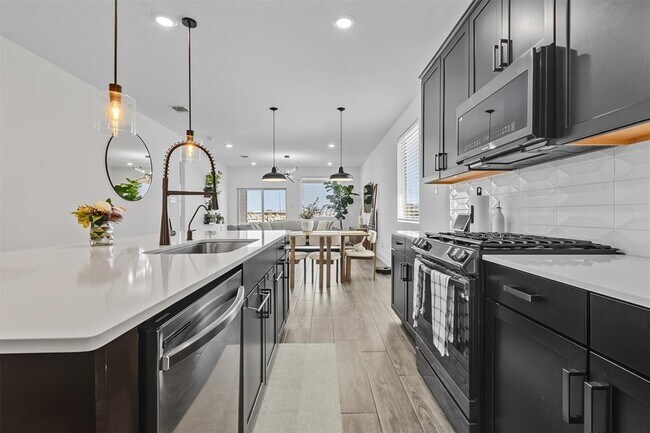 Building Photo - 905 Gray Fox Lp