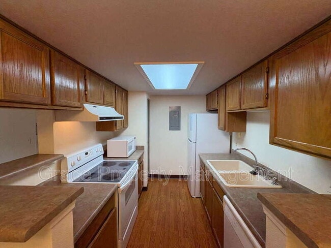 Building Photo - 8335 E Fairmount Dr