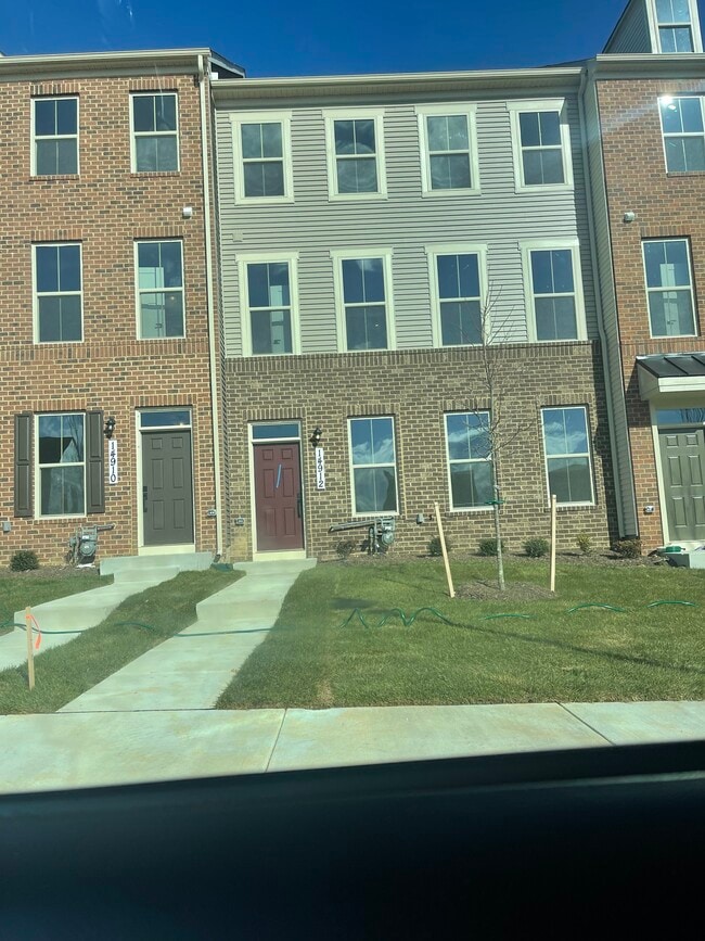 Building Photo - 14912 Townshend Terrace Ave
