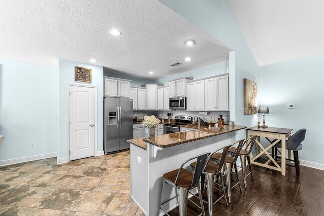 Building Photo - 270 Whispering Lake Dr