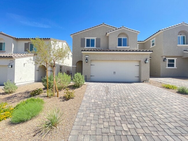 Building Photo - Beautiful Gated Henderson Home | 3 Bed/ 2.5 Bath