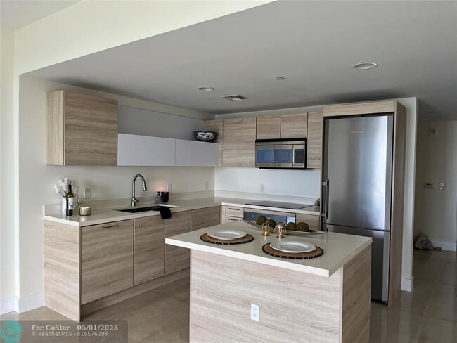 Building Photo - 16385 Biscayne Blvd