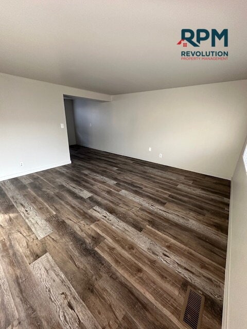 Building Photo - "Charming 2-Bed Retreat with Spacious Living in Washington Terrace!"