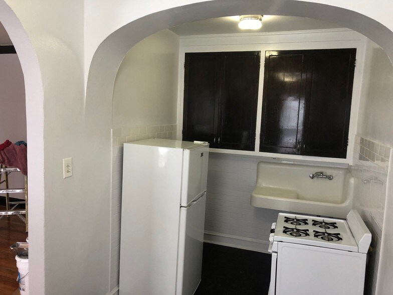 Building Photo - 4588 N Elston Ave
