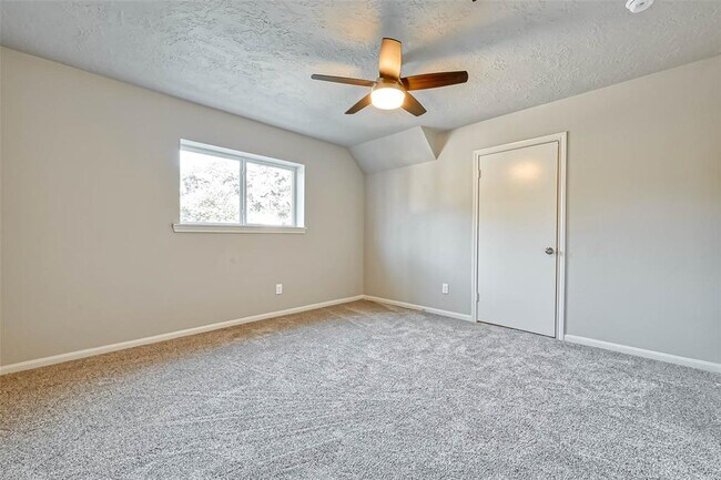 Building Photo - 3615 Highfalls Dr