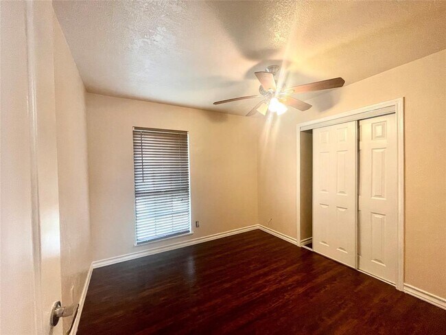 Building Photo - 8223 Woodland Willows Dr