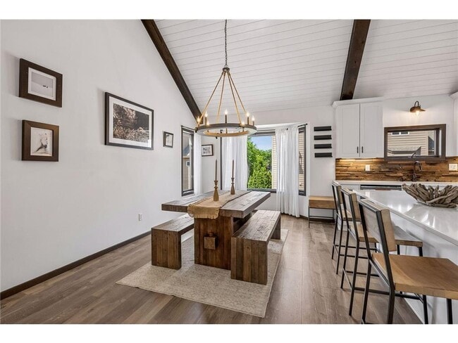 Building Photo - 2831 Kenwood Isles Dr