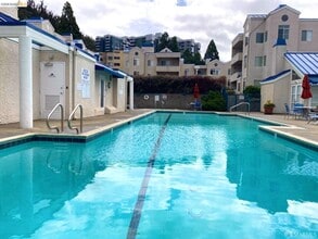 Building Photo - 535 Pierce St