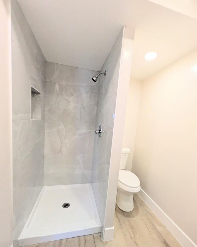 Building Photo - 3570-3574 45th St - 3574 #2