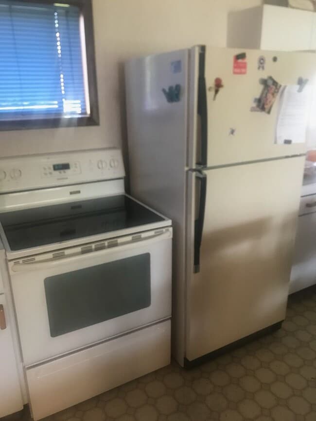 Building Photo - Fully furnished open room cabin- Available...