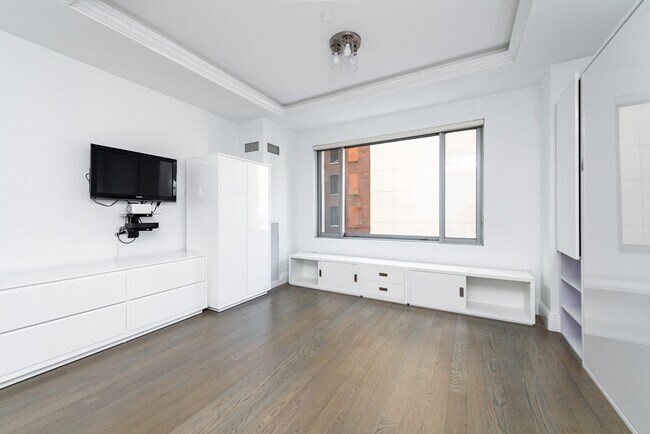 Building Photo - 1 Huntington Ave