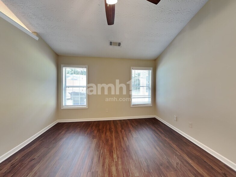Building Photo - 1795 Charleston Oak Cir